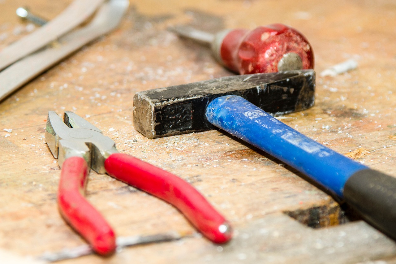 9 základních nástrojů pro DIY projekty